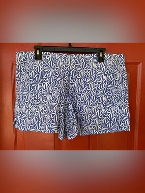 Lilly Pulitzer Cotton Blue & White Geometric Women’s Shorts
